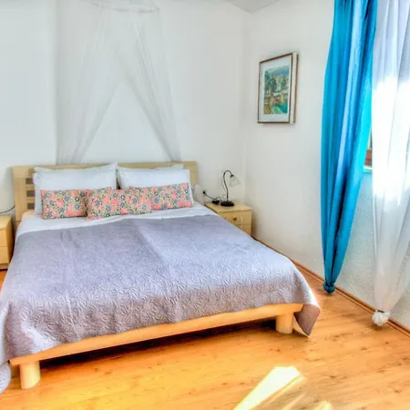 Aldo Garden View Apartment *